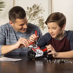 Meccano - DUCATI MOTO GP - Superbe Réplique Moto Ducati GP - Coffret Inventions Avec 350 Pièces Et 2 outils - Jeu de Construction - 6044539 - Jouet Enfant 10 Ans et +