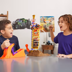 Monster Jam El Toro Loco Big Air Challenge, coffret de 50 cm avec un jouet monster truck exclusif, échelle 1:64, jouets pour garçons à partir de 3 ans