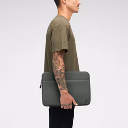 Incase A.R.C. Housse en polyester 100 % recyclé ReSpun pour ordinateur portable 16 pouces (M1-M4, 2021-2024)