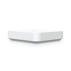 Ubiquiti Gateway Max entrée et régulateur