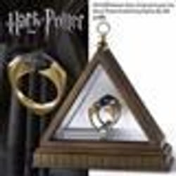 Bague des Gaunt Harry Potter - Réplique Noble Collection en métal plaqué or - Taille 10 - Présentoir bois inclus