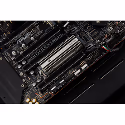 Corsair MP600 CORE M.2 2 To PCI Express 4.0 QLC 3D NAND NVMe - Vue supplémentaire 3