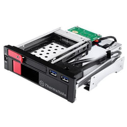 Thermaltake ST0026Z Obturateur de baie de lecteur 2,5/3,5" Panneau de façade Noir, Rouge