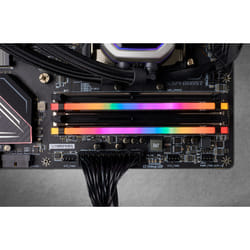 Corsair Vengeance RGB CMW16GX4M2A2666C16 module de mémoire 16 Go 2 x 8 Go DDR4 2666 MHz