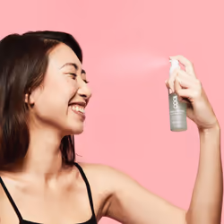 Coola LLC Makeup Setting Spray Organic SPF 30, 44 ml Spray de protection solaire Visage Adultes - Vue supplémentaire 3
