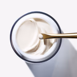 Estée Lauder Re-Nutriv Ultimate Radiant White Brightening Youth crème hydratante pour le visage Femmes 50 ml - Vue supplémentaire 4