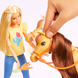 Barbie FXH15 poupée