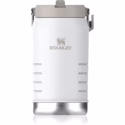 Assurer un bon apport hydrique à votre corps est essentiel à son fonctionnement. La bouteille d’eau Stanley IceFlow™ Flip Str ...