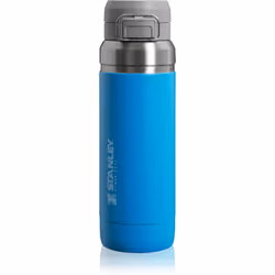 La gourde isotherme Quick Flip Go Bottle de Stanley va vous permettre de rester hydraté, même lors de longues randonnées dans ...