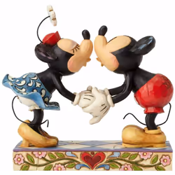 Figurine Collection Mickey et Minnie s'embrassent Résine aspect bois. Hauteur 15 cm - Largeur 16 cm - Profondeur 7 cm