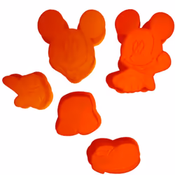 5 Petits moules souples Mickey MODELE ROUGE En silicone Dim : de 4 à 7.5 cm