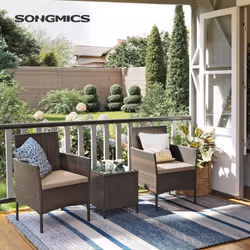 1.La vie en plein air, avec style : Avec son design et ses pieds solides en metal, cet ensemble de mobilier de jardin moderne ...