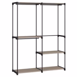 Description générale Cette penderie (138 x 43 x 182 cm) offre un grand espace de rangement avec 3 compartiments pour suspendr ...