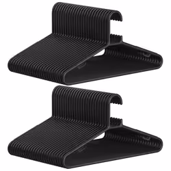 [Gain de la place] Maximisez l'espace de votre placard avec nos cintres en plastique minces ! Avec 0,6 cm d’épaisseur, ils vo ...