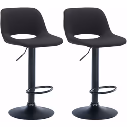 Les tabourets de bar sont des sièges confortables et en même temps particulièrement élégants et modernes pour le bar de la ma ...