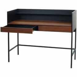 Cette table PC offre suffisamment d'espace pour travailler grâce à son plateau généreux. Le bureau dispose de deux tiroirs sp ...