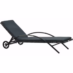 Cette chaise longue en rotin de haute qualité combine élégance et fonctionnalité et deviendra le point central de votre jardi ...