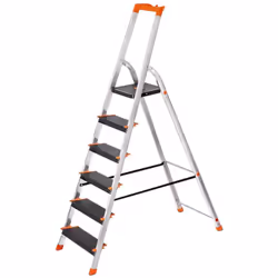 Vous voulez changer une ampoule, accrocher des rideaux, tailler votre haie ou tapisser vos murs ? Alors cette échelle pliante ...