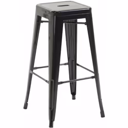 Tabouret de bar design industriel en métal noir La chaise haute possède des barres transversales qui relient les pieds à deux ...