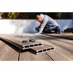 Description générale Lame de terrasse en bois composite alvéolaire, idéale pour les bricoleurs souhaitant une terrasse de qua ...