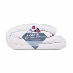 Couette NUAGE de DOUCEUR en microfibre 100% Polyester de coloris blanc. Garnissage : 60% polyester Cyclafill® et 40% polyeste ...