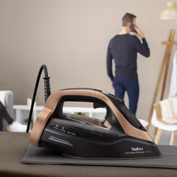 Tefal Ultimate Power Pro FV9E50E0 fer à repasser Fer à repasser à sec ou à vapeur Durilium AirGlide Autoclean soleplate 3200 W Noir, Cuivre
