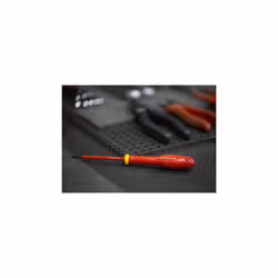 Type de pointe = Plate Dimensions de la pointe = 0,4 x 2,5 mm Type de tournevis = Standard Conforme VDE/1000V = Oui Longueur ...