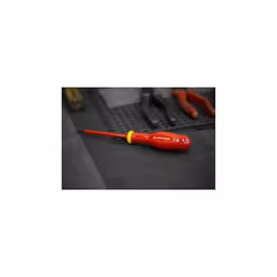 Type de pointe = Plate Dimensions de la pointe = 0,8 x 4 mm Type de tournevis = Standard Conforme VDE/1000V = Oui Longueur de ...