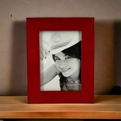 Cadre Photo - Erica - 13x18cm - Bois Massif - Rouge - Suspendu Ou À Poser