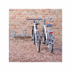 Range 4 vélos mural à 90° Zingué et anti rouille 140 x 28 x HT 28 cm 2 trous de fixation Ø 8 mm à 20 cm des bords Entraxe vél ...