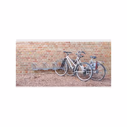 Range 4 vélos mural à 45° Pivotement du support 141 x 28 x HT 28 cm Entraxe vélo : 31 cm