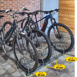 Râtelier 4 vélos - 3 largeurs de pneus différentes Permet de ranger 3 types de vélos aux largeurs de pneus différentes. 1 sup ...