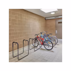 Support 4 vélos gainé Indoor (intérieur) Le tube Ø 25 mm est recouvert d’une gaine pour protéger la peinture du vélo et du râ ...