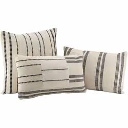 Aspect Coloris Écru Noir Matériau principal Coton Matériaux secondaires Polyester Dimensions coussin carré Largeur (en cm) 45 ...