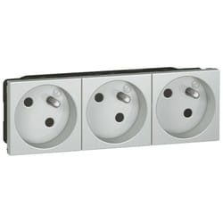 Legrand - Triple prise de courant 2P+T inclinées à 45° précâblées IK07 Mosaic 6 modules avec bornes automatiques alu (079273)