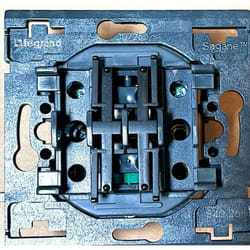 084026 Double va-et-vient Sagane - pour commande volet roulant - 10 a - Legrand