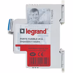 Le porte-fusibles 1P+N 20A – 1 module de Legrand est un support à monter dans un tableau électrique, et permet ainsi de recev ...