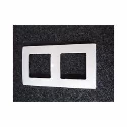 Plaque de finition 2 postes blanc laqué éclat entraxe 71mm horiz-vertical Niloé Legrand 096710 Legrand - Plaque Niloé - Laqué ...