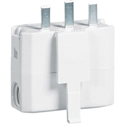 Fiche 2P+T pour le branchement de luminaire - Legrand
