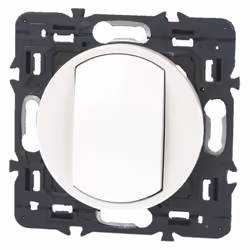 Description générale Interrupteur va-et-vient Céliane 10A - Blanc, conçu pour l'alimentation d'un circuit électrique ou lumin ...
