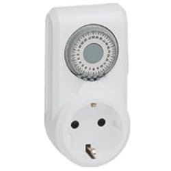 LEGRAND 699811 Programmateur journalier enfichable-2P + T
