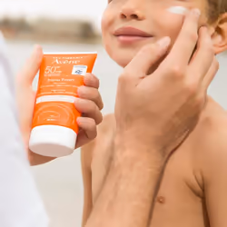 Avene Intense Protect 50+ Liquide de protection solaire Visage Enfants