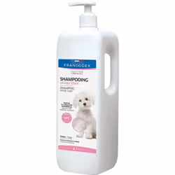 Le SHAMPOOING PELAGE BLANC FRANCODEX ravive la couleur blanche naturelle du poil grâce à la vitamine B3 aux propriétés éclair ...