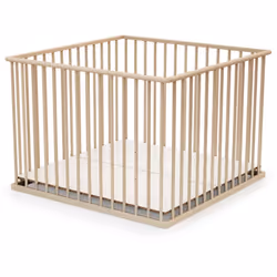 Un parc bébé en bois XXL 100 x 100 cm pour des heures de jeux Votre bébé va adorer jouer dans son parc XXL en bois Webaby ! C ...