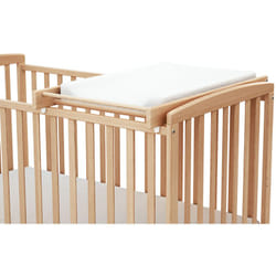 AT4 - Plan à langer amovible pour lit bébé essentiel en bois