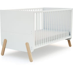 AT4 - Lit bébé évolutif en bois pirate Blanc et Hêtre Verni 70 x 140 cm