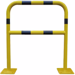 Conçue pour protéger les personnes et les installations. Barrière de sécurité fabriquée en acier. Avec traverse horizontale e ...