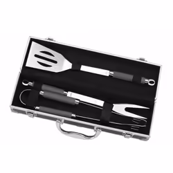 Malette 3 ustensiles plancha - Le Marquier En inox. Coloris gris. Equipée d'une spatule, d'une fourchette et d'une pince pouv ...