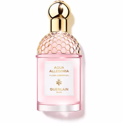 Affichez votre personnalité dans une composition ludique de tendres fleurs de cerisier. L'Eau de Toilette recharcheable pour ...