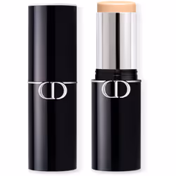 Le 1er fond de teint stick Dior multi-usage aux 24 h de tenue¹ et d’hydratation² qui offre un fini naturel et floutant.